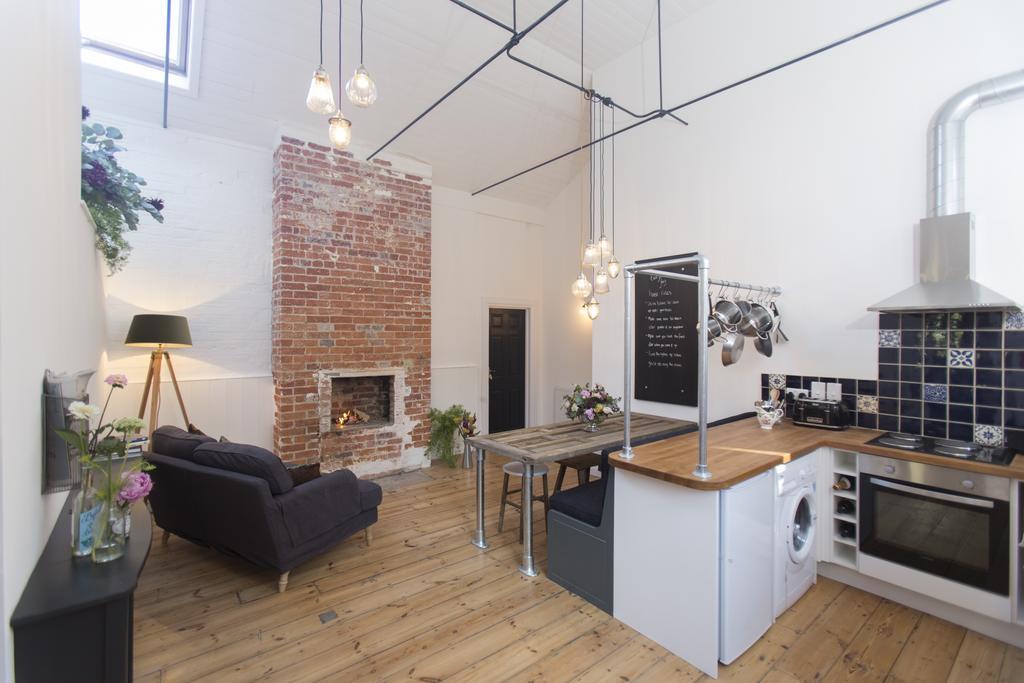 Two Bare Feet Apartment Winchester Exterior foto